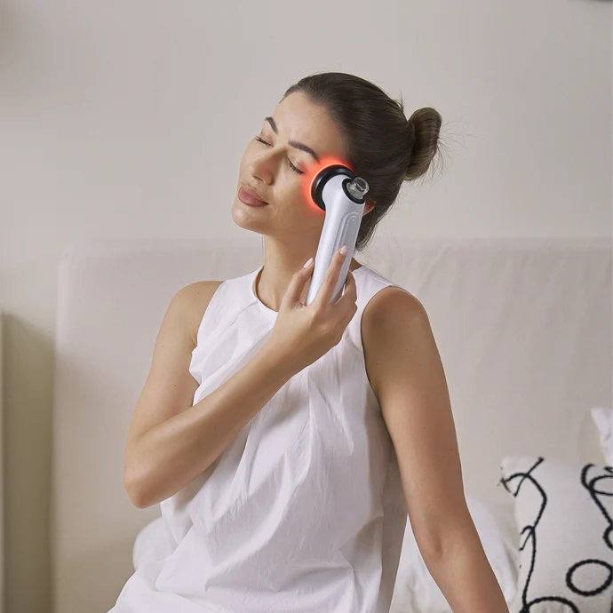 Woman receiving luxury beauty treatment